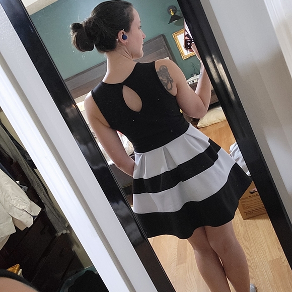 Mini Dress - Picture 2 of 3